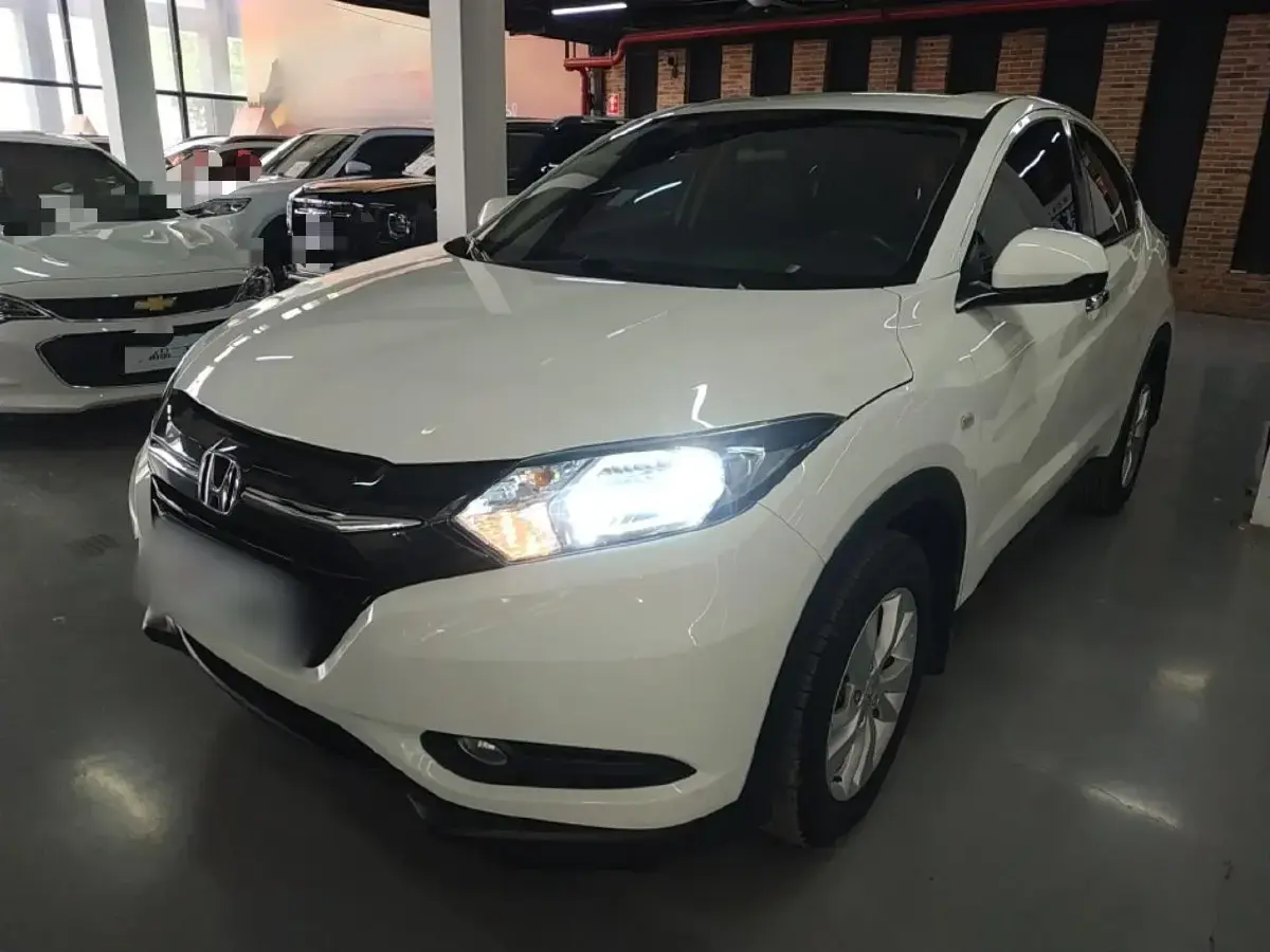 2015 Honda Vezel 1.5L 131HP L4 CVT