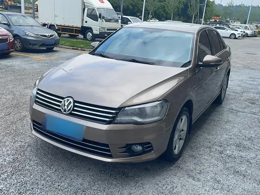 2015 Volkswagen Bora 1.6L 105HP L4 5MT