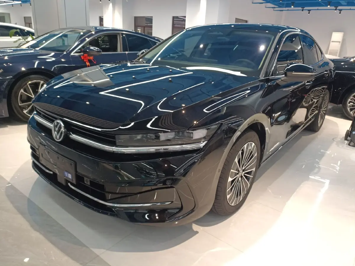 2024 Volkswagen Magotan 2.0T 220HP L4 7DCT