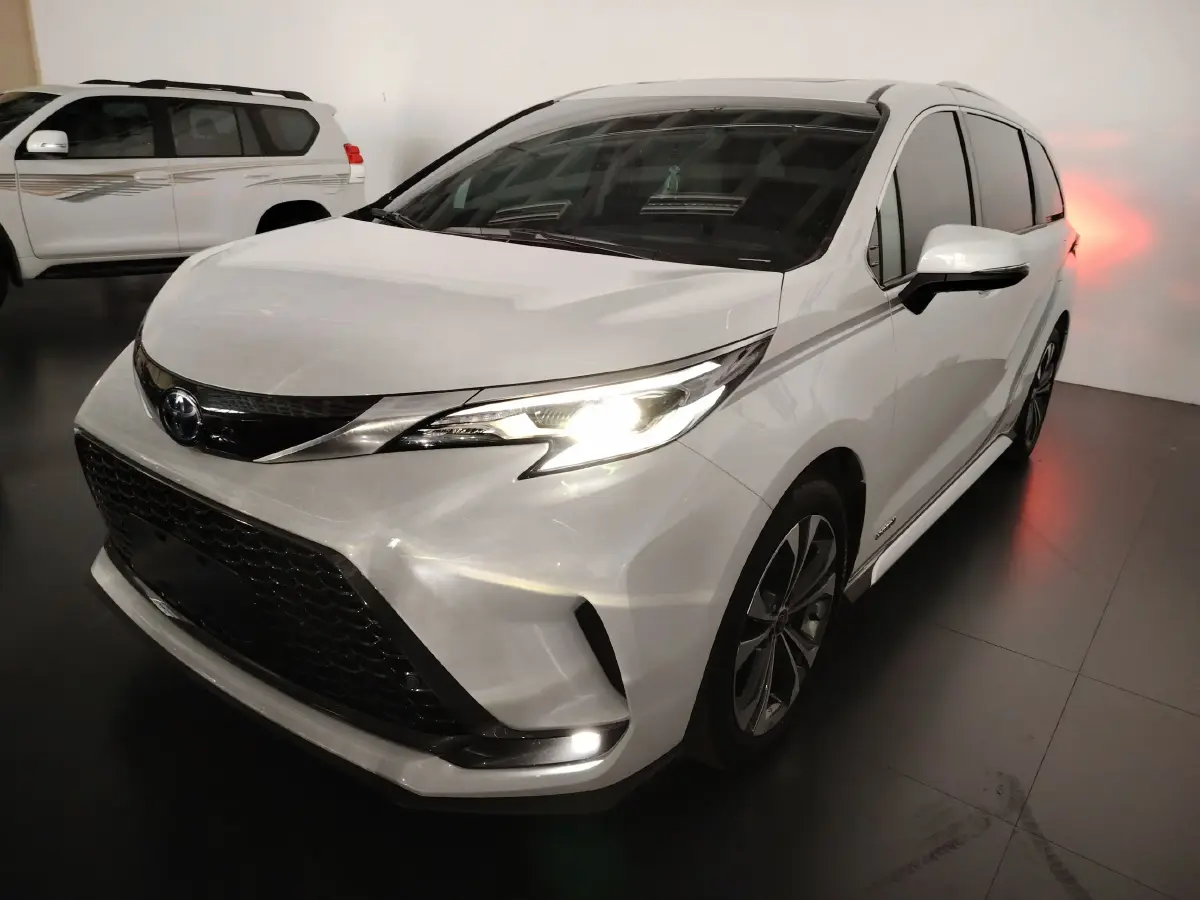 2023 Toyota Granvia 2.5L 189HP L4 E-CVT Hybrid