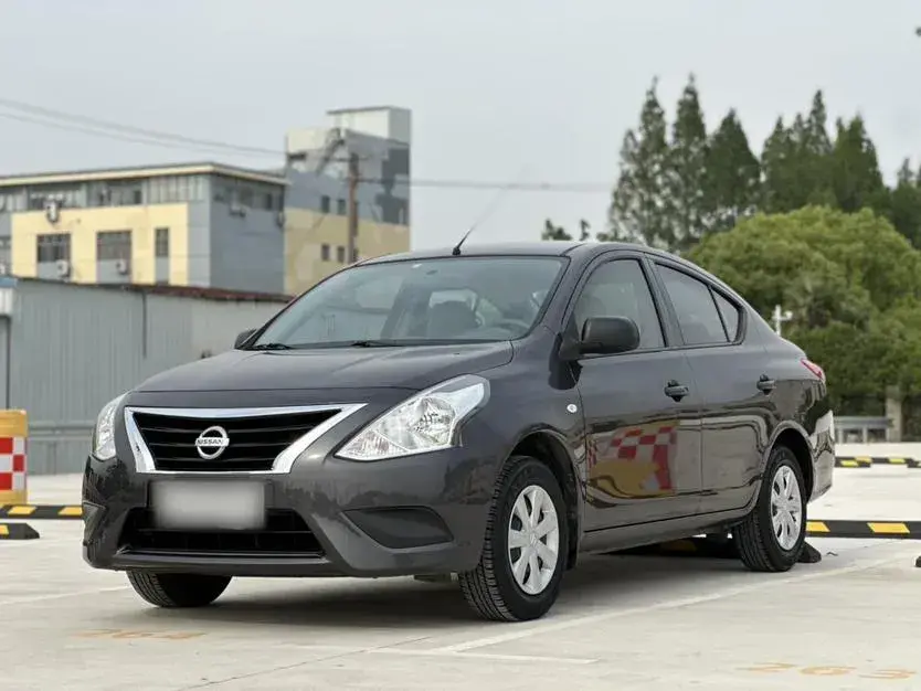 2015 Nissan Sunny 1.5L 112HP L4 CVT