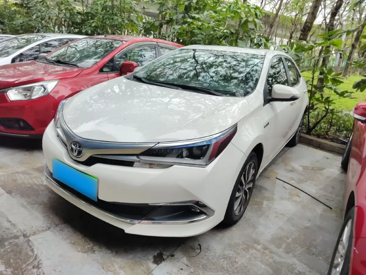 2017 Toyota Corolla 1.8L 99HP L4 E-CVT Hybrid