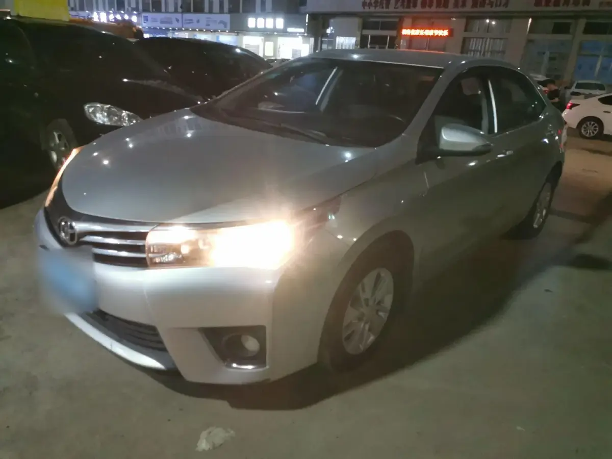 2014 Toyota Corolla 1.6L 122HP L4 CVT
