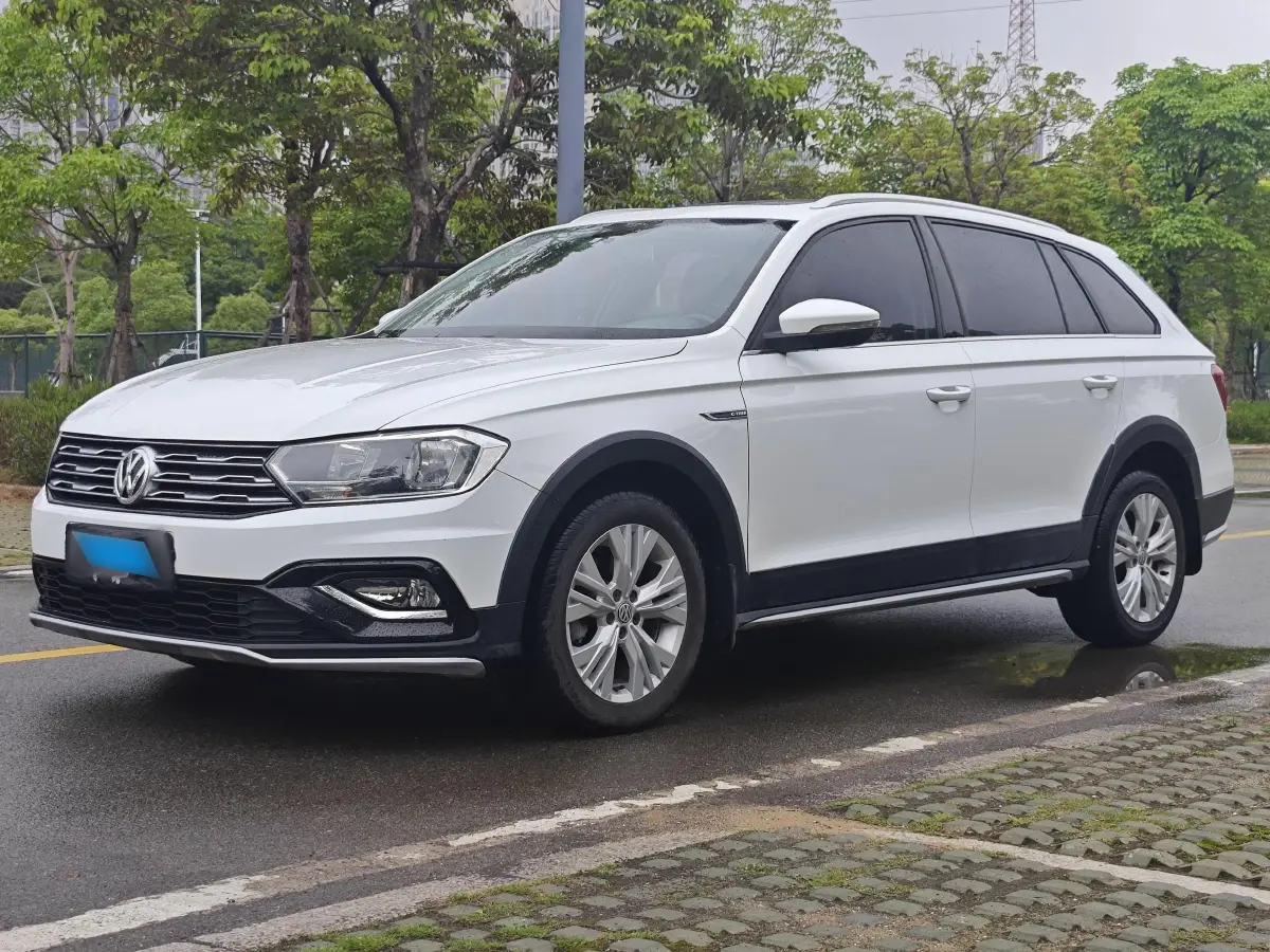 2017 Volkswagen C-Trek 1.6L 110HP L4 6AT