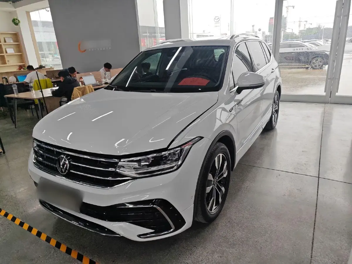 2023 Volkswagen Tiguan L 2.0T 186HP L4 7DCT