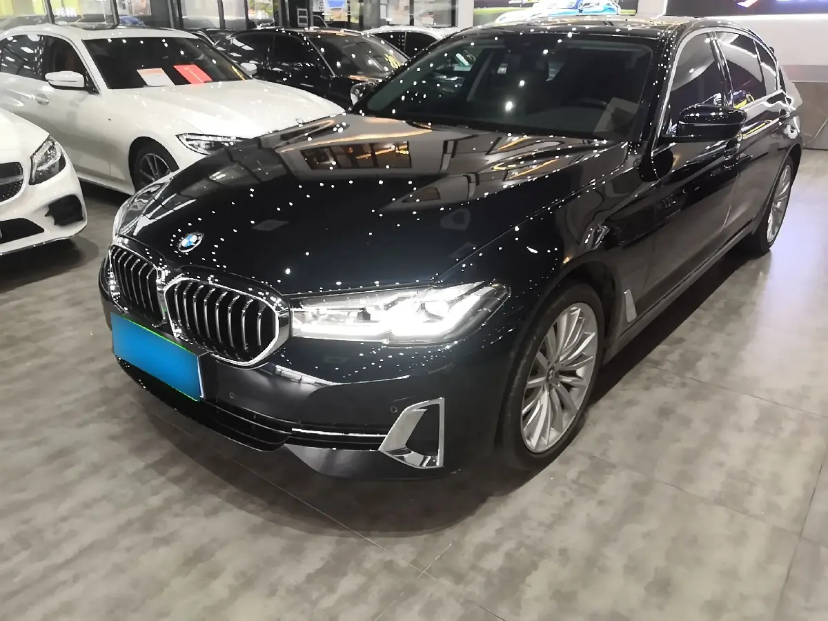 2022 BMW 5 Series 2.0T 252HP L4 8AT