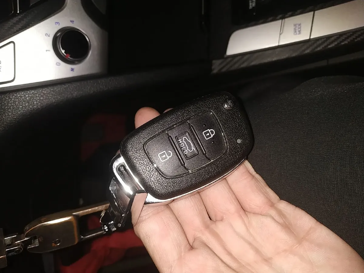 2016 Hyundai Elantra 1.6L 130HP L4 6AT,autocango,china used car exporter,china ev exporter,chinese used car exporter,chinese used ev exporter