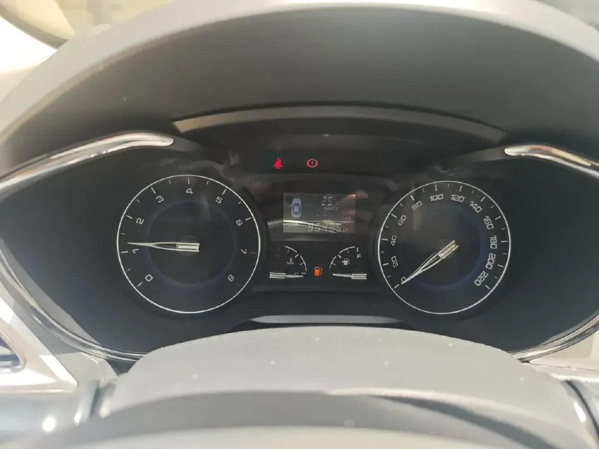 2016 ChangAn Alsvin V7 1.6L 124HP L4 5MT,autocango,china used car exporter,china ev exporter,chinese used car exporter,chinese used ev exporter