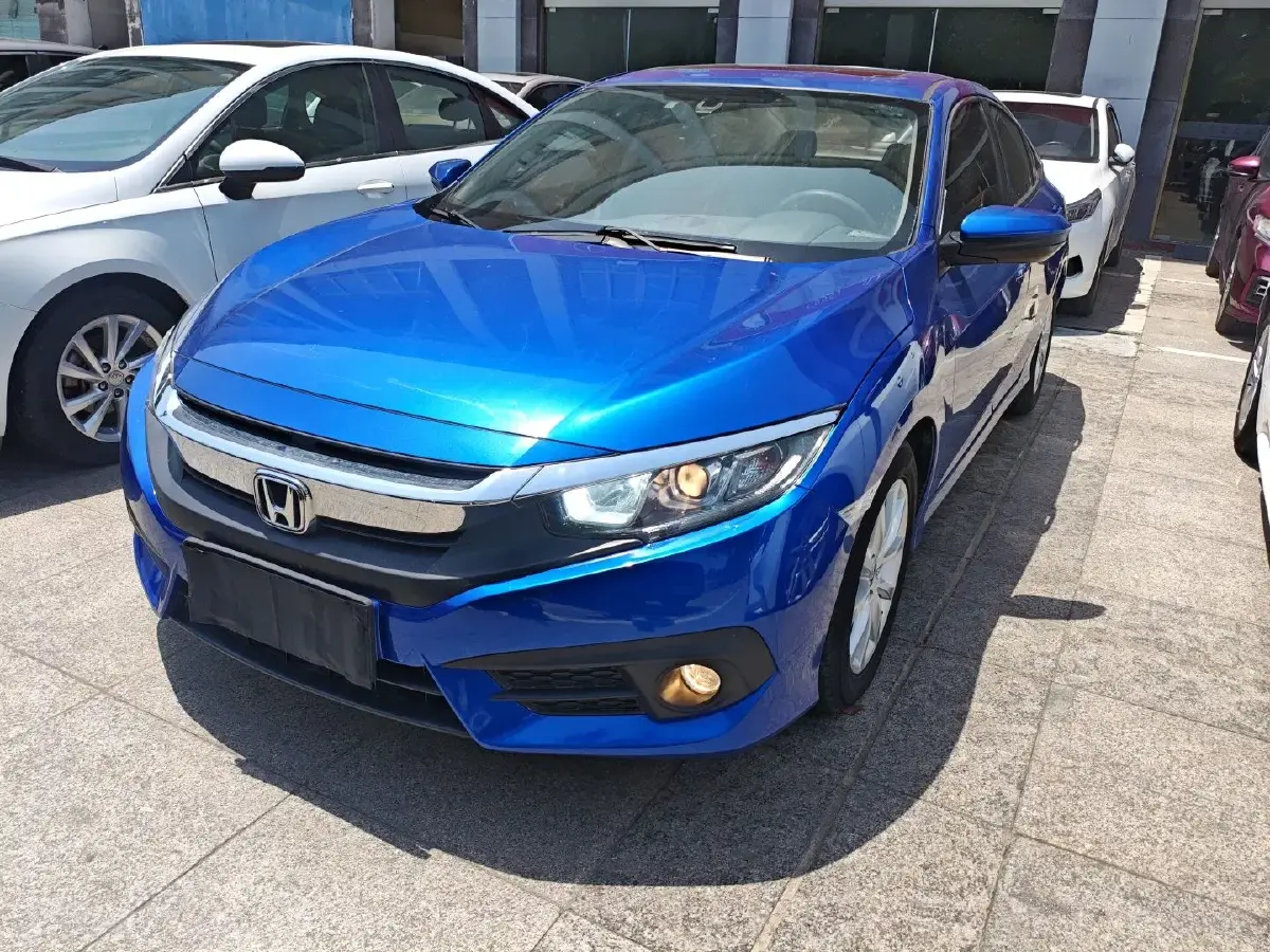 2016 Honda Civic 1.0T 125HP L3 CVT