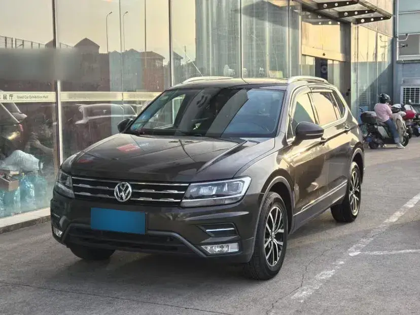 2017 Volkswagen Tiguan L 1.8T 180HP L4 7DCT