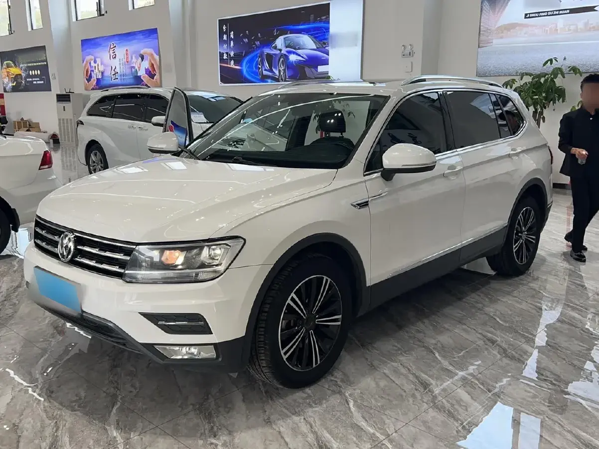 2019 Volkswagen Tiguan L 2.0T 186HP L4 7DCT