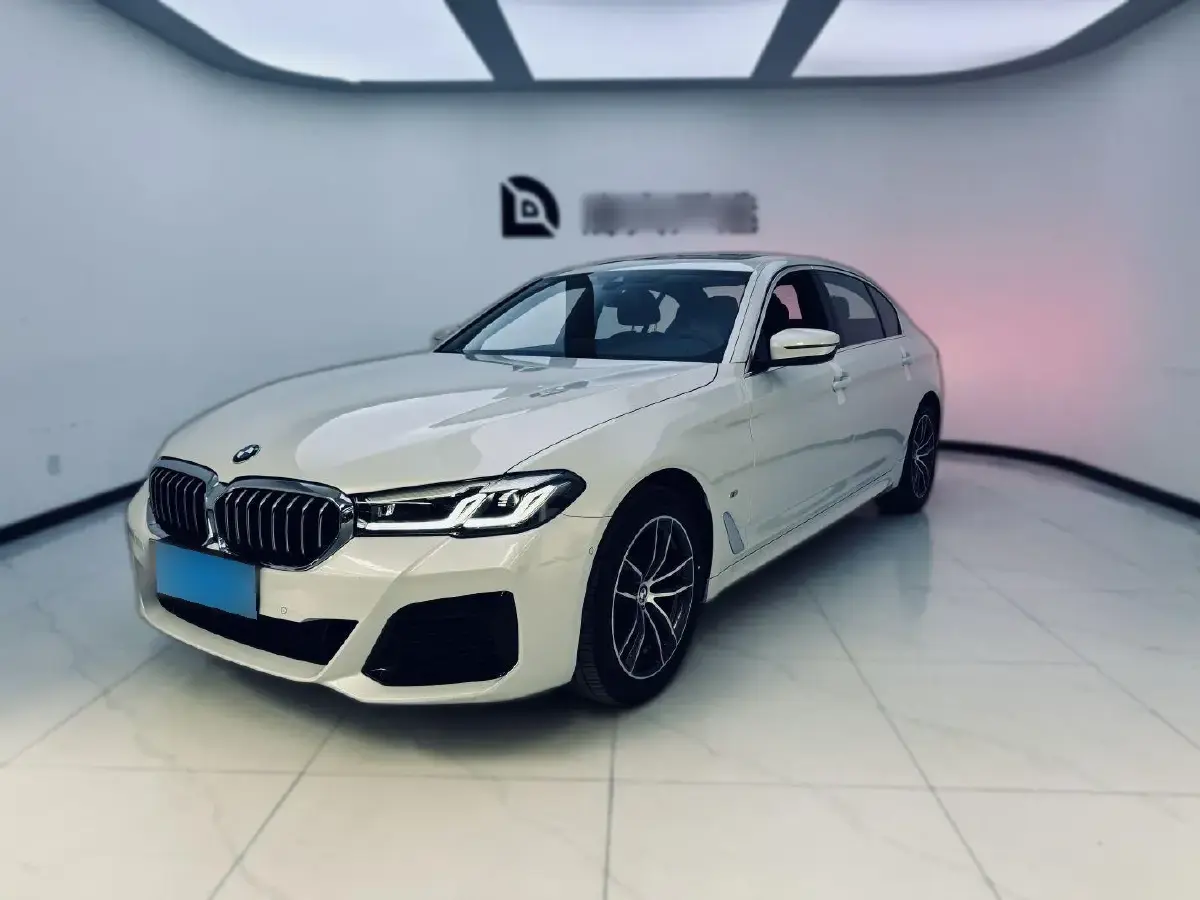 2022 BMW 5 Series 2.0T 184HP L4 8AT