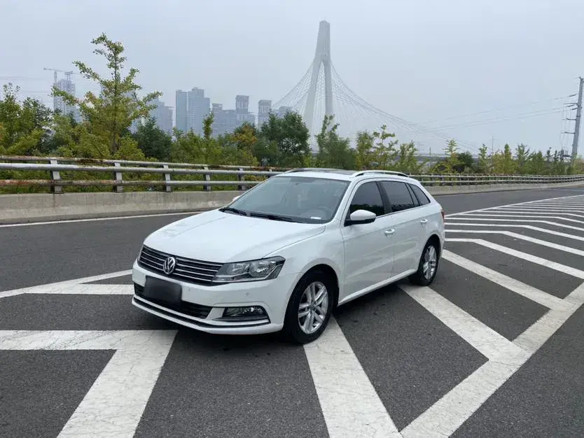 2015 Volkswagen Gran Lavida 1.6L 110HP L4 6AT