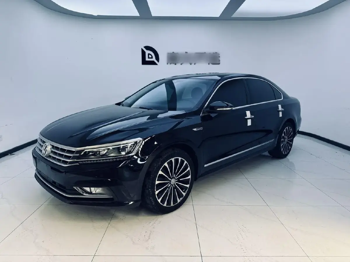 2017 Volkswagen Passat 1.8T 180HP L4 7DCT