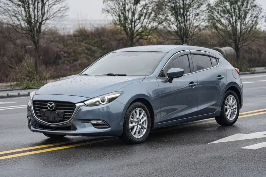 2017 Mazda 3 Axela 1.5L 117HP L4 6AT