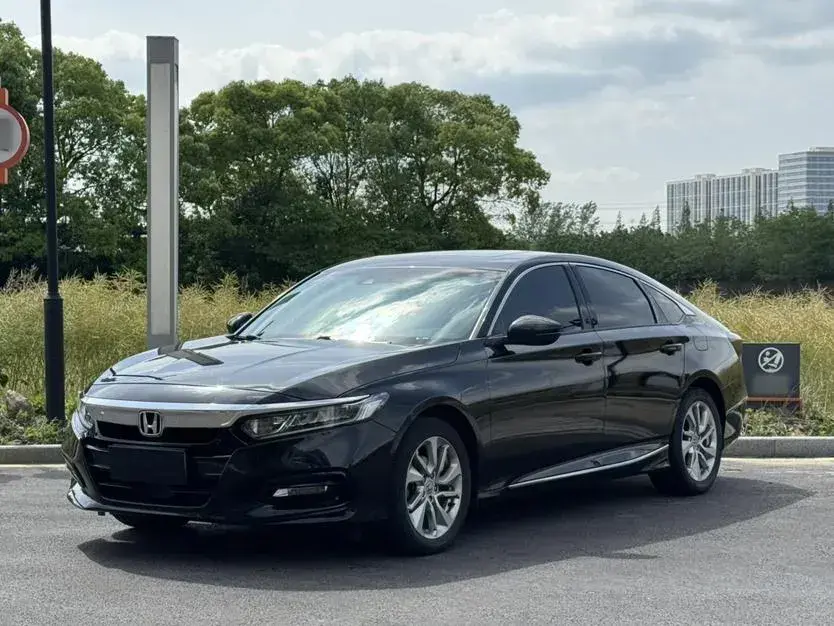 2018 Honda Accord 1.5T 194HP L4 CVT