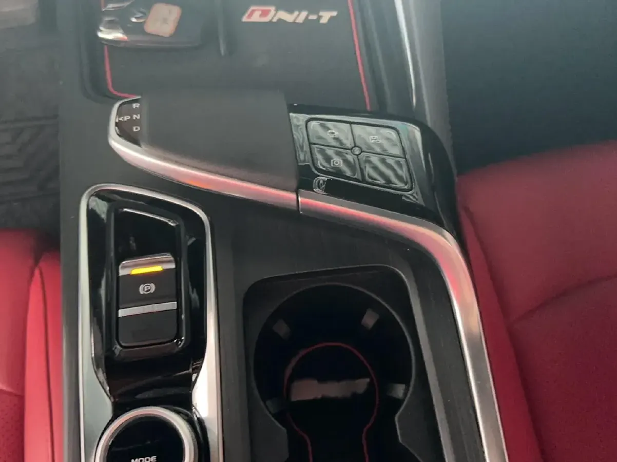 2020 ChangAn UNI-T 1.5T 180HP L4 7DCT,autocango,china used car exporter,china ev exporter,chinese used car exporter,chinese used ev exporter