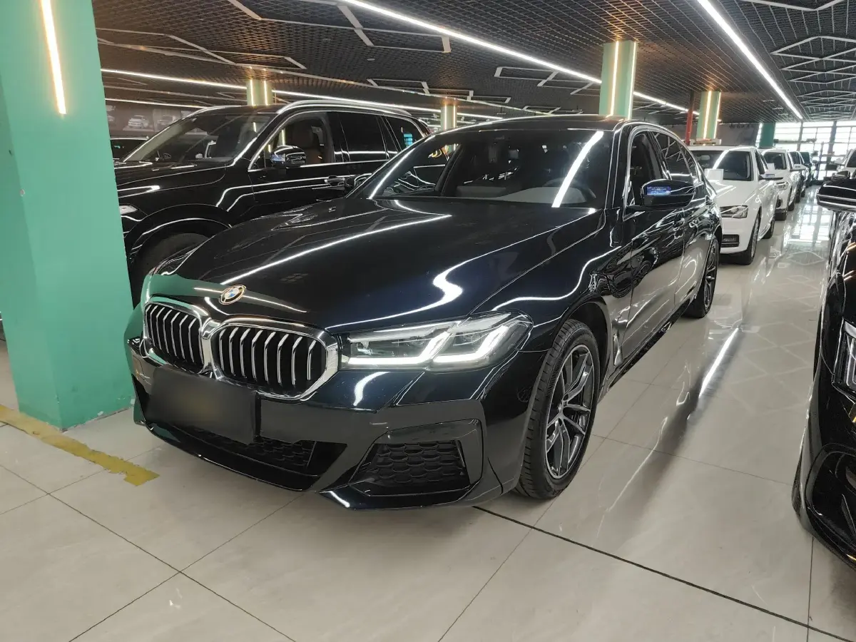 2022 BMW 5 Series 2.0T 184HP L4 8AT