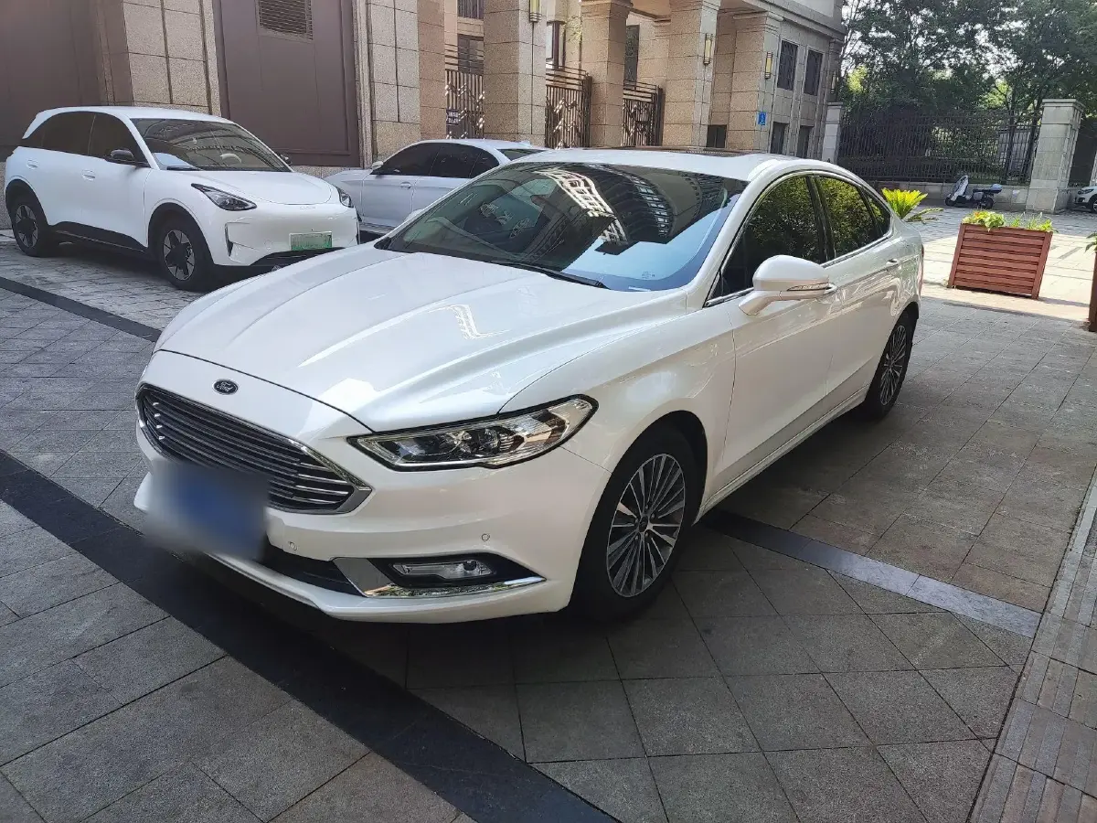 2017 Ford Mondeo 2.0T 204HP L4 6AT