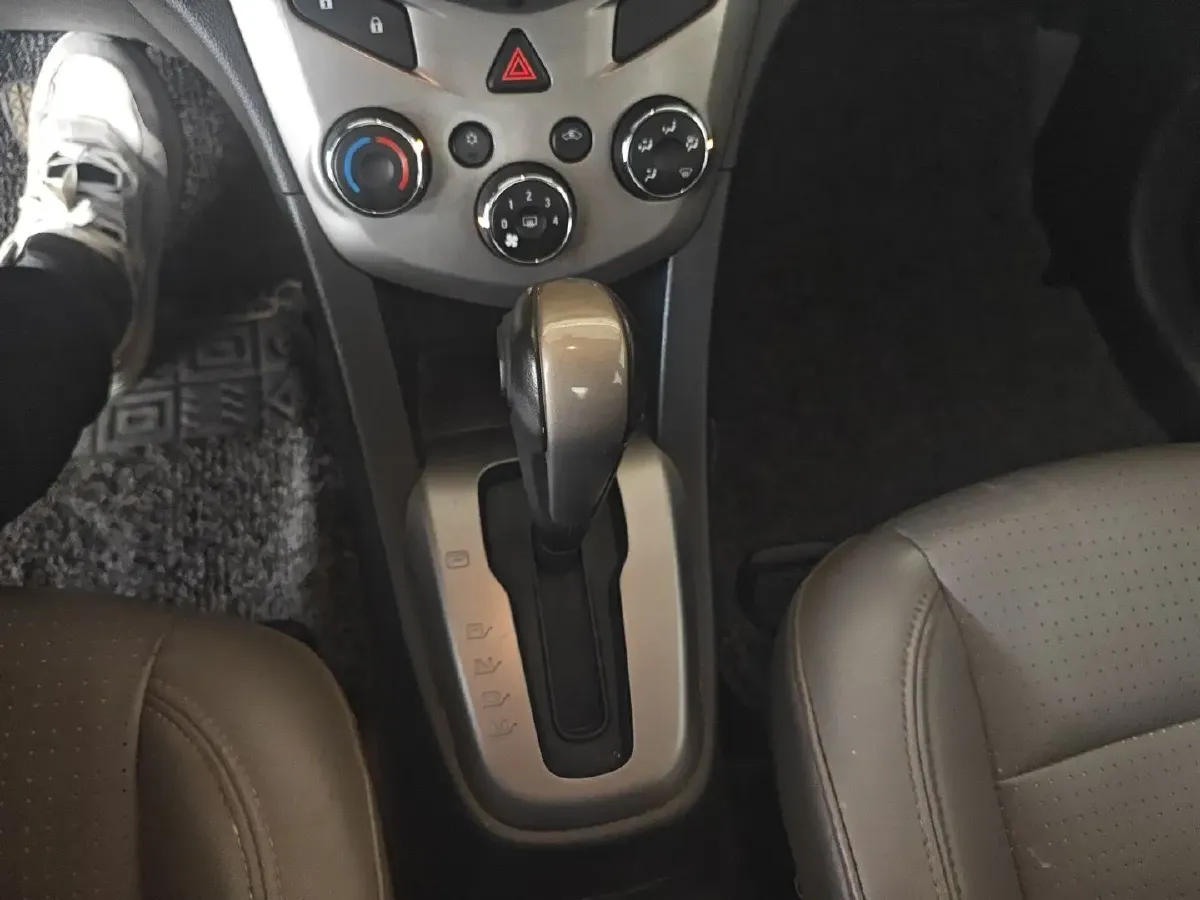 2011 Chevrolet Aveo 1.6L 121HP L4 6AT,autocango,china used car exporter,china ev exporter,chinese used car exporter,chinese used ev exporter