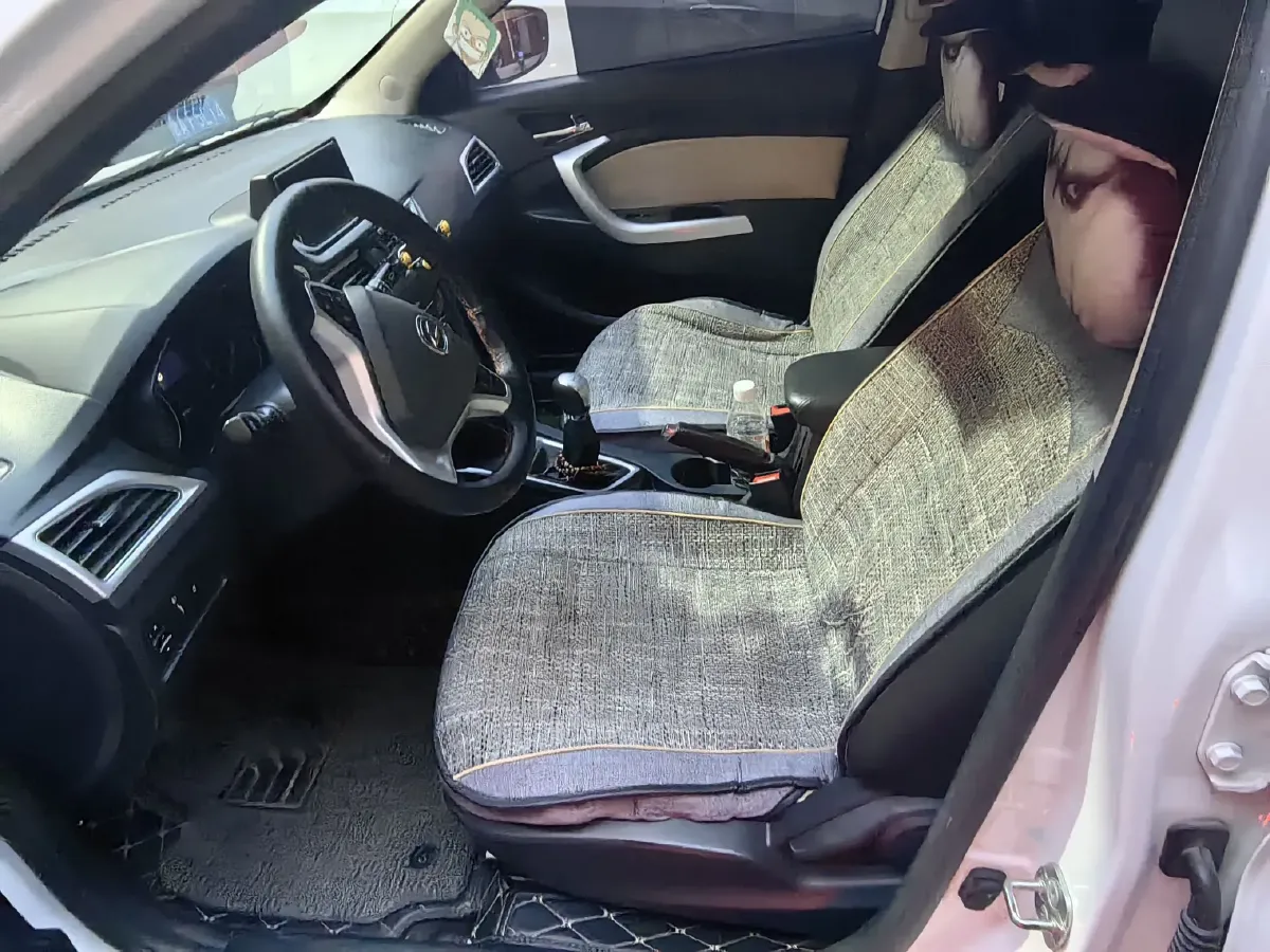 2015 ChangAn Alsvin V7 1.6L 124HP L4 5MT,autocango,china used car exporter,china ev exporter,chinese used car exporter,chinese used ev exporter