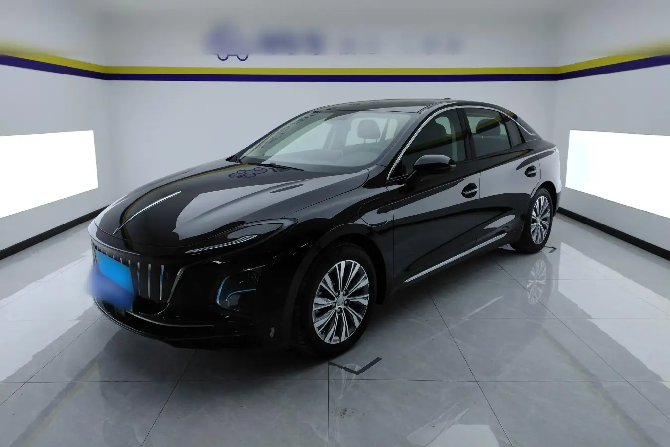 2022 HongQi E-QM5 BEV 54KWH