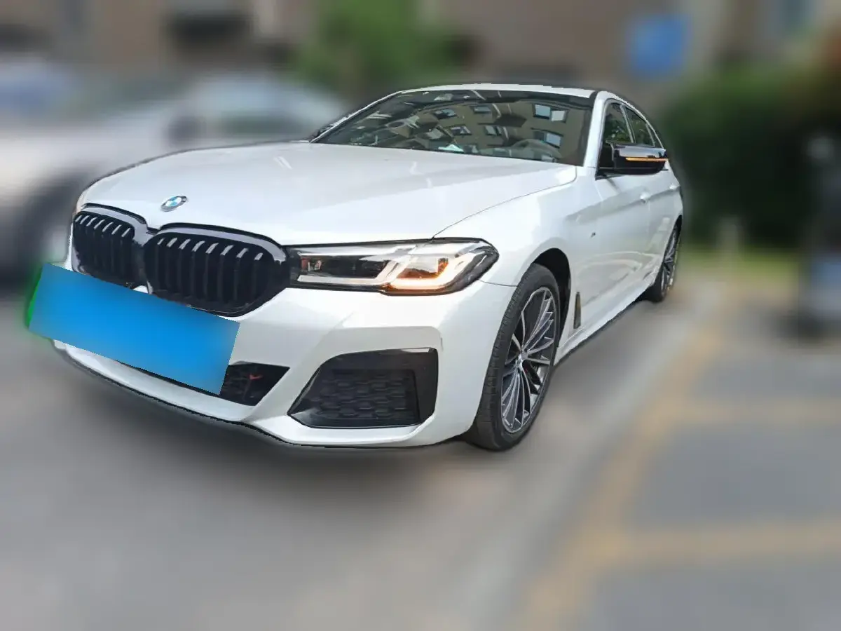 2022 BMW 5 Series 2.0T 252HP L4 8AT