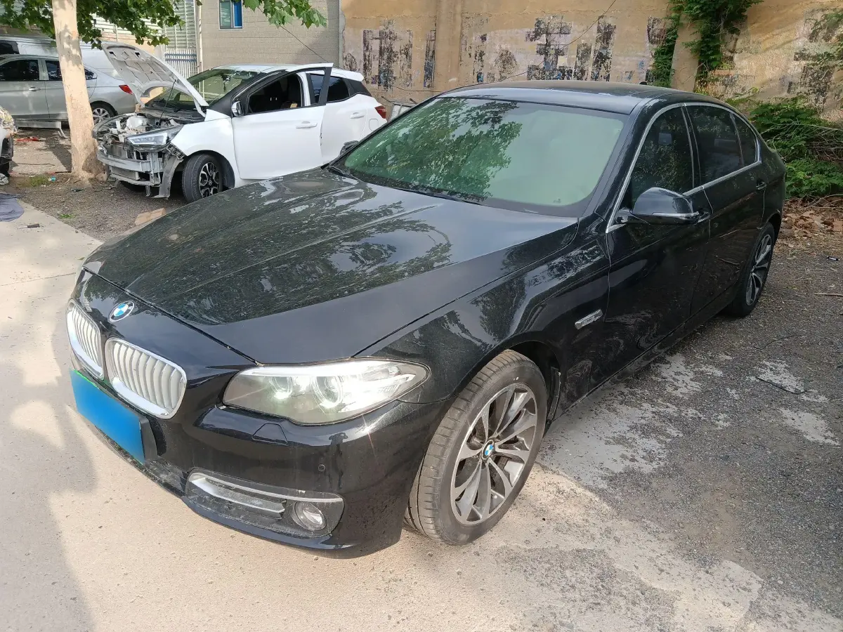 2014 BMW 5 Series 2.0T 218HP L4 8AT