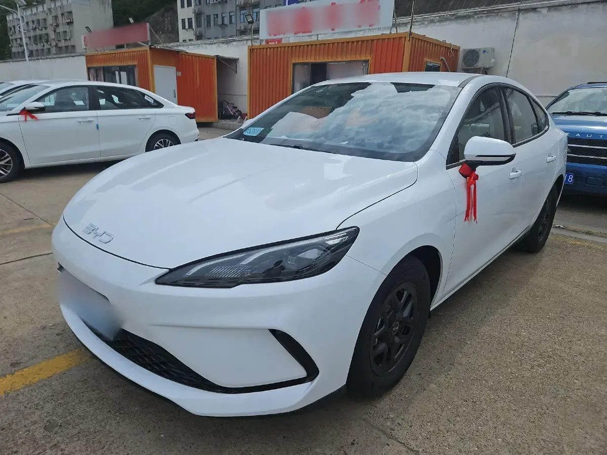 2025 BYD Seal05 DM-i 1.5L 101HP L4 E-CVT PHEV 7.68KWH