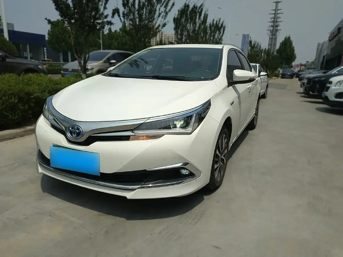 2017 Toyota Corolla 1.8L 99HP L4 E-CVT Hybrid