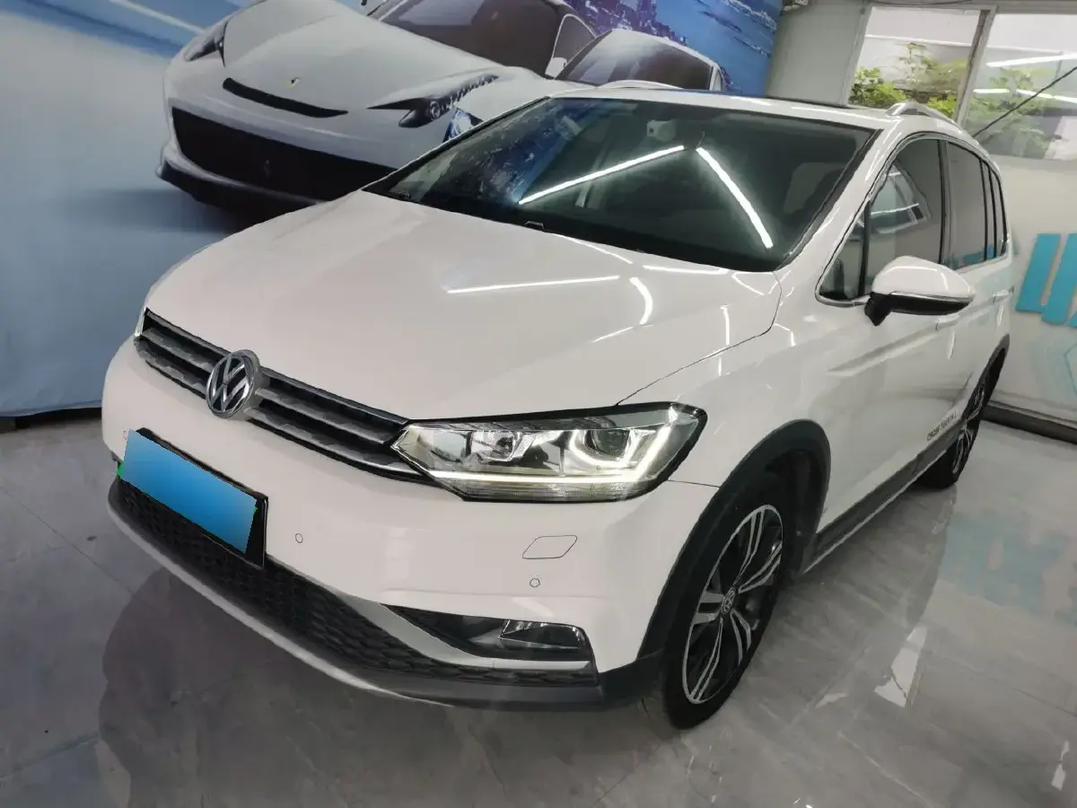 2018 Volkswagen Touran 1.4T 150HP L4 7DCT