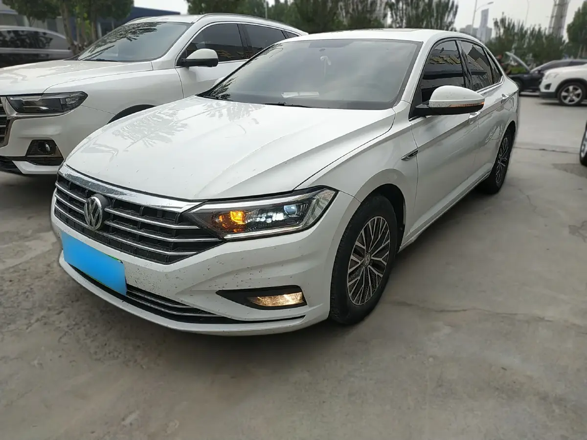 2021 Volkswagen Sagitar 1.2T 116HP L4 7DCT