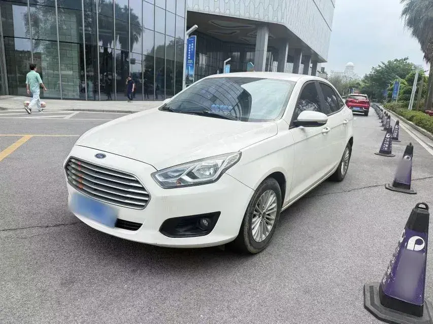 2017 Ford Escort 1.5L 113HP L4 5MT