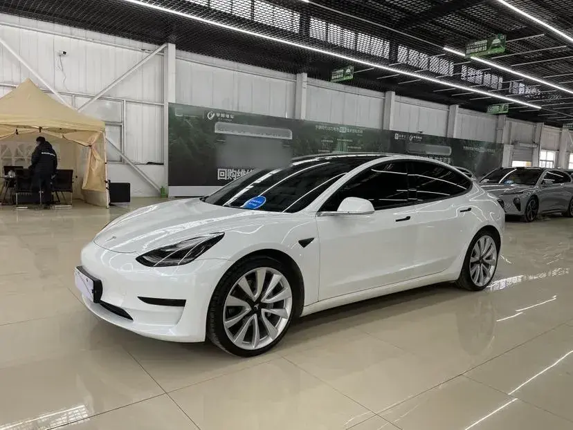 2020 Tesla Model 3 BEV 52KWH