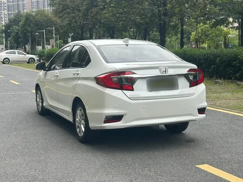 2016 Honda Greiz 1.5L 131HP L4 CVT,autocango,china used car exporter,china ev exporter,chinese used car exporter,chinese used ev exporter