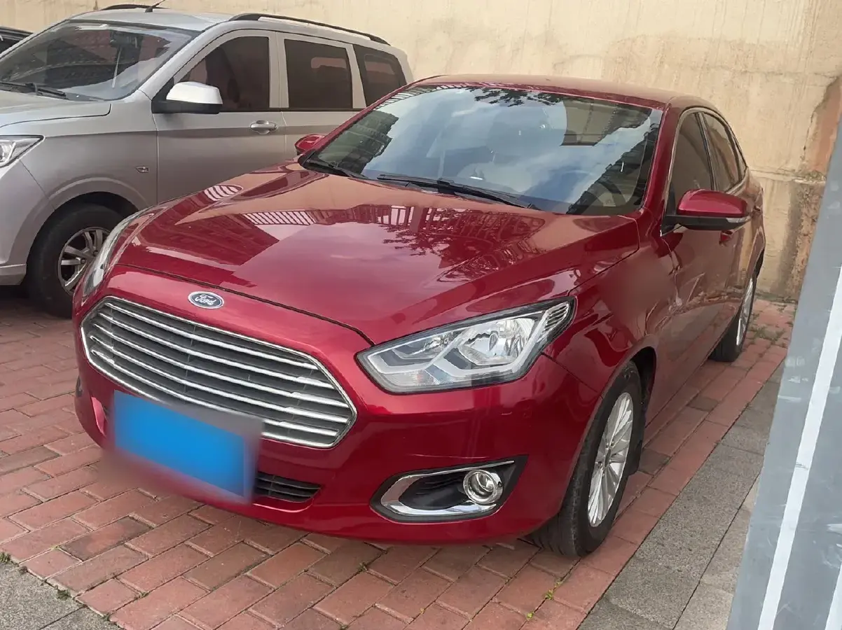 2015 Ford Escort 1.5L 113HP L4 5MT