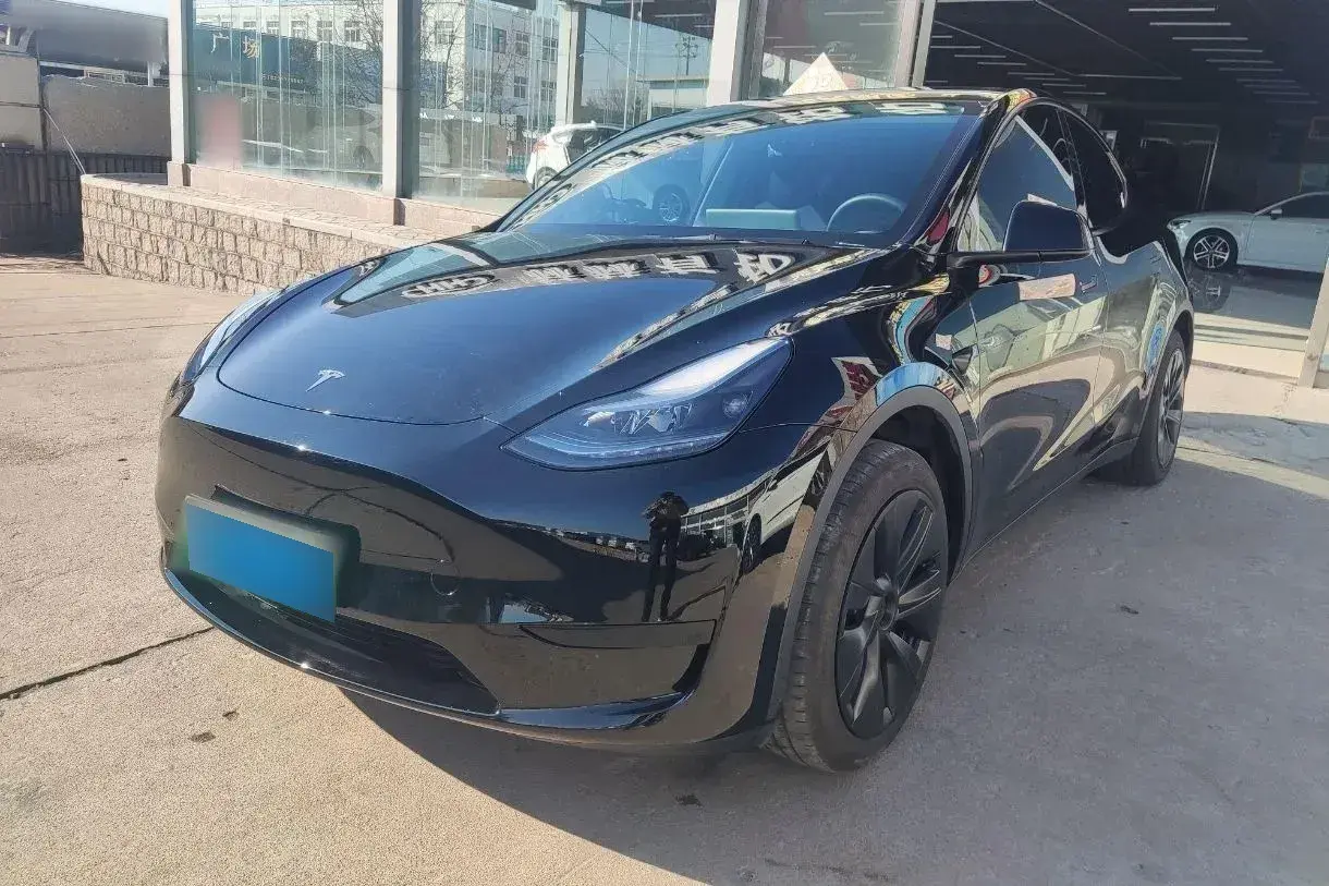 2024 Tesla Model Y BEV 60KWH