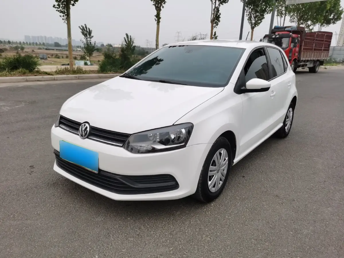 2014 Volkswagen Polo 1.4L 90HP L4 5MT