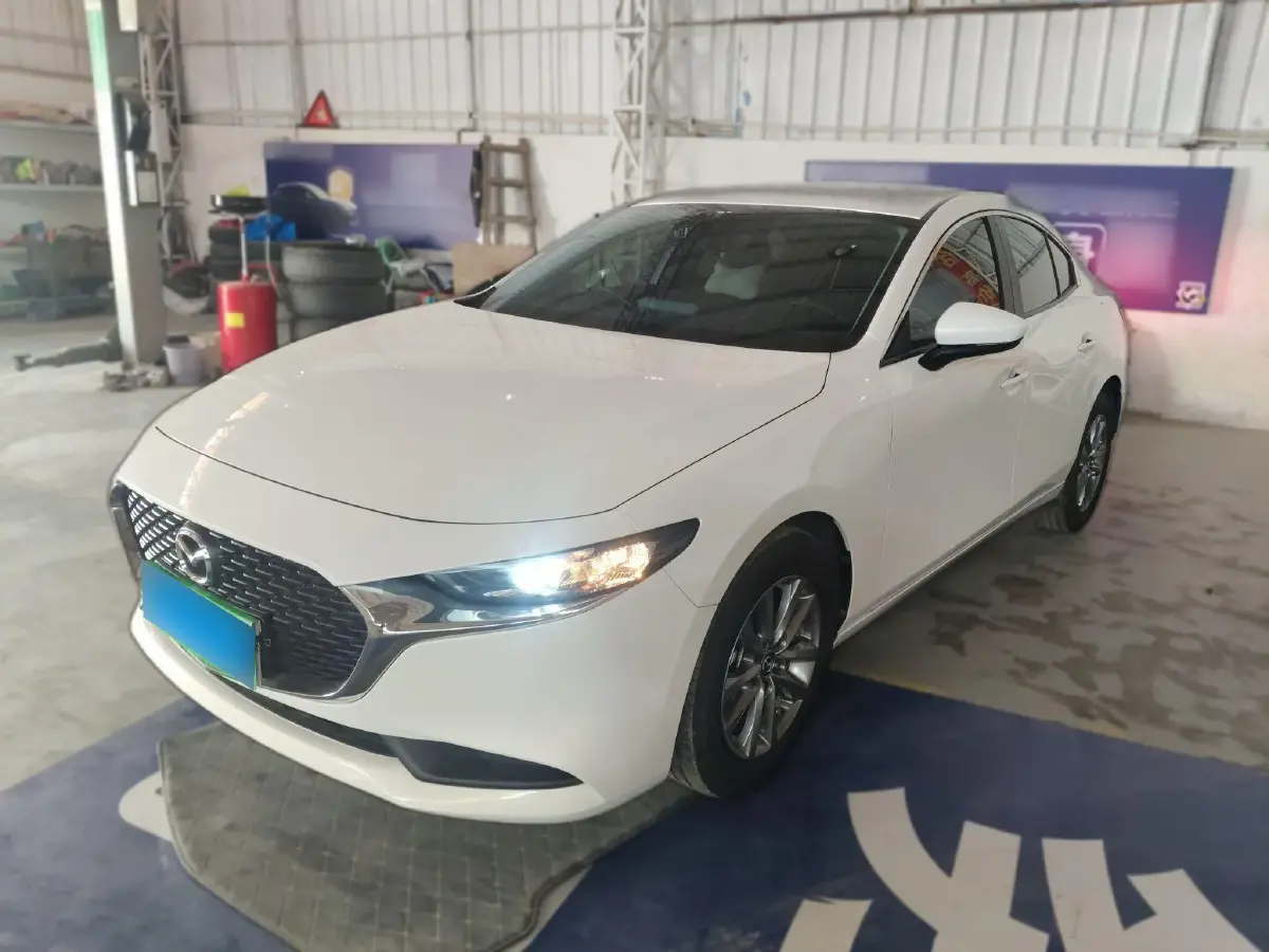 2022 Mazda 3 Axela 2.0L 158HP L4 6AT