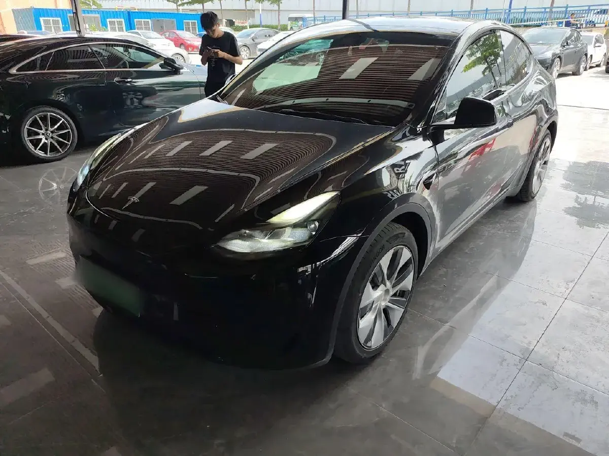 2022 Tesla Model Y BEV 60KWH