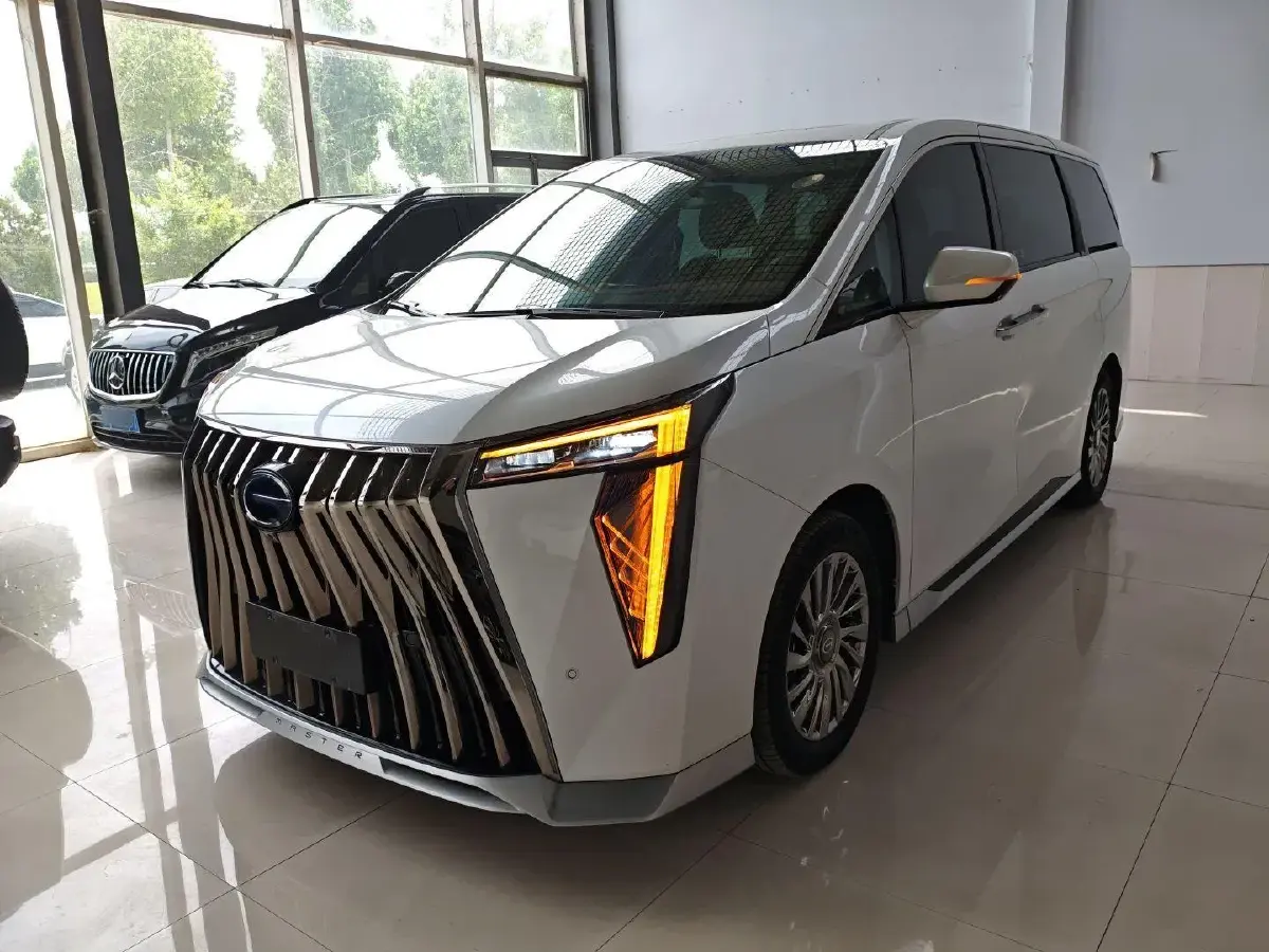 2023 GAC Trumpchi M8 2.0T 190HP L4 E-CVT Hybrid