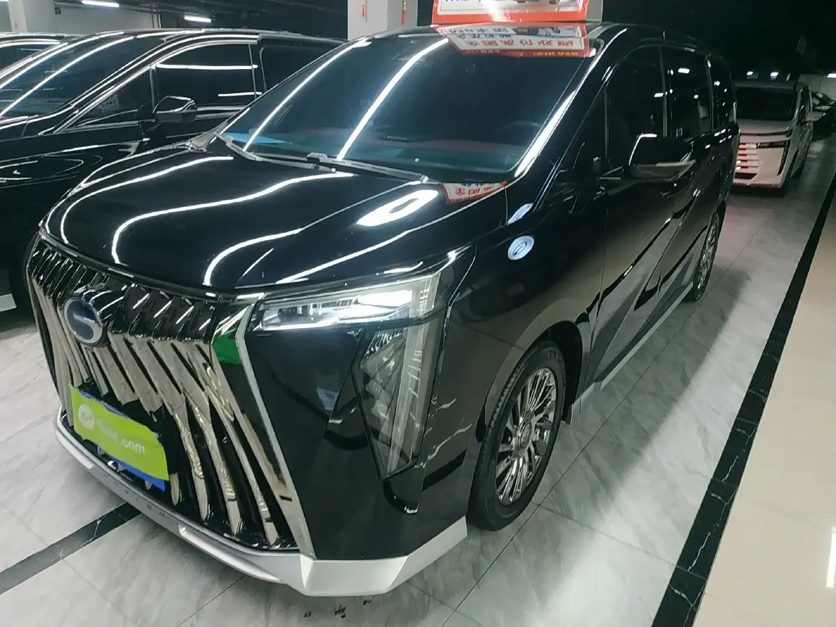 2023 GAC Trumpchi M8 2.0T 190HP L4 E-CVT Hybrid