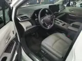 2023 Toyota Granvia 2.5L 189HP L4 E-CVT Hybrid,autocango,china used car exporter,china ev exporter,chinese used car exporter,chinese used ev exporter