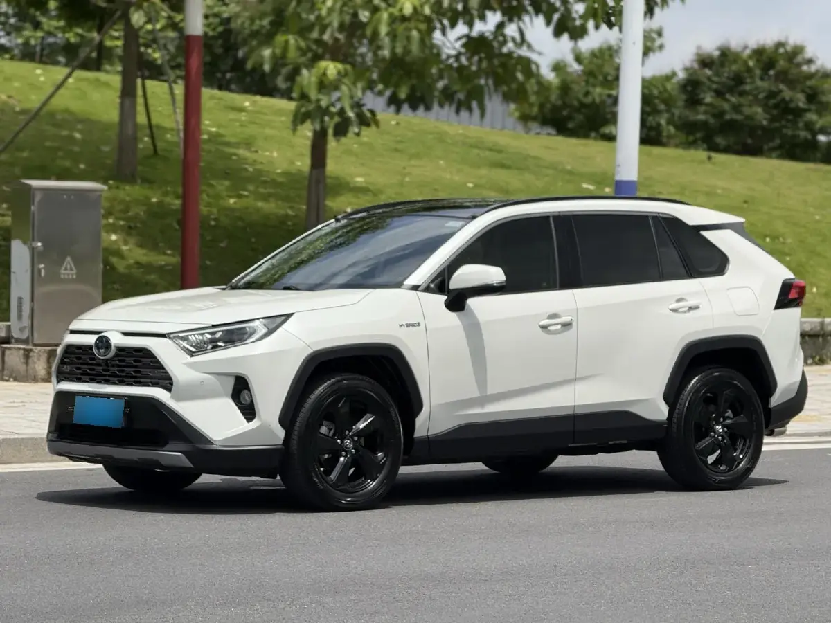 2020 Toyota RAV4 2.5L 178HP L4 E-CVT Hybrid