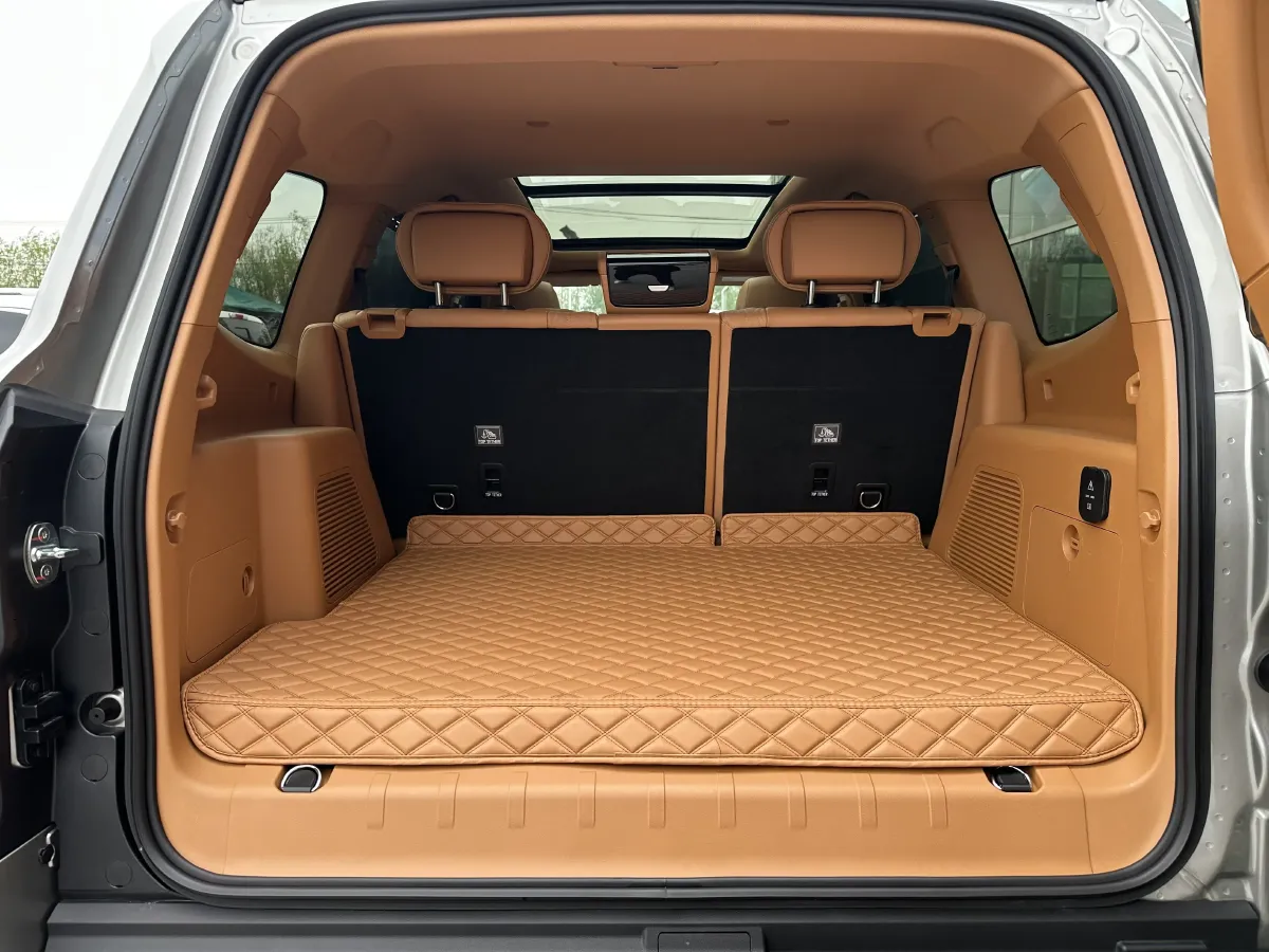 2024 Tank 500 2.0T 252HP L4 9AT PHEV 37.1/36.7KWH,autocango,china used car exporter,china ev exporter,chinese used car exporter,chinese used ev exporter