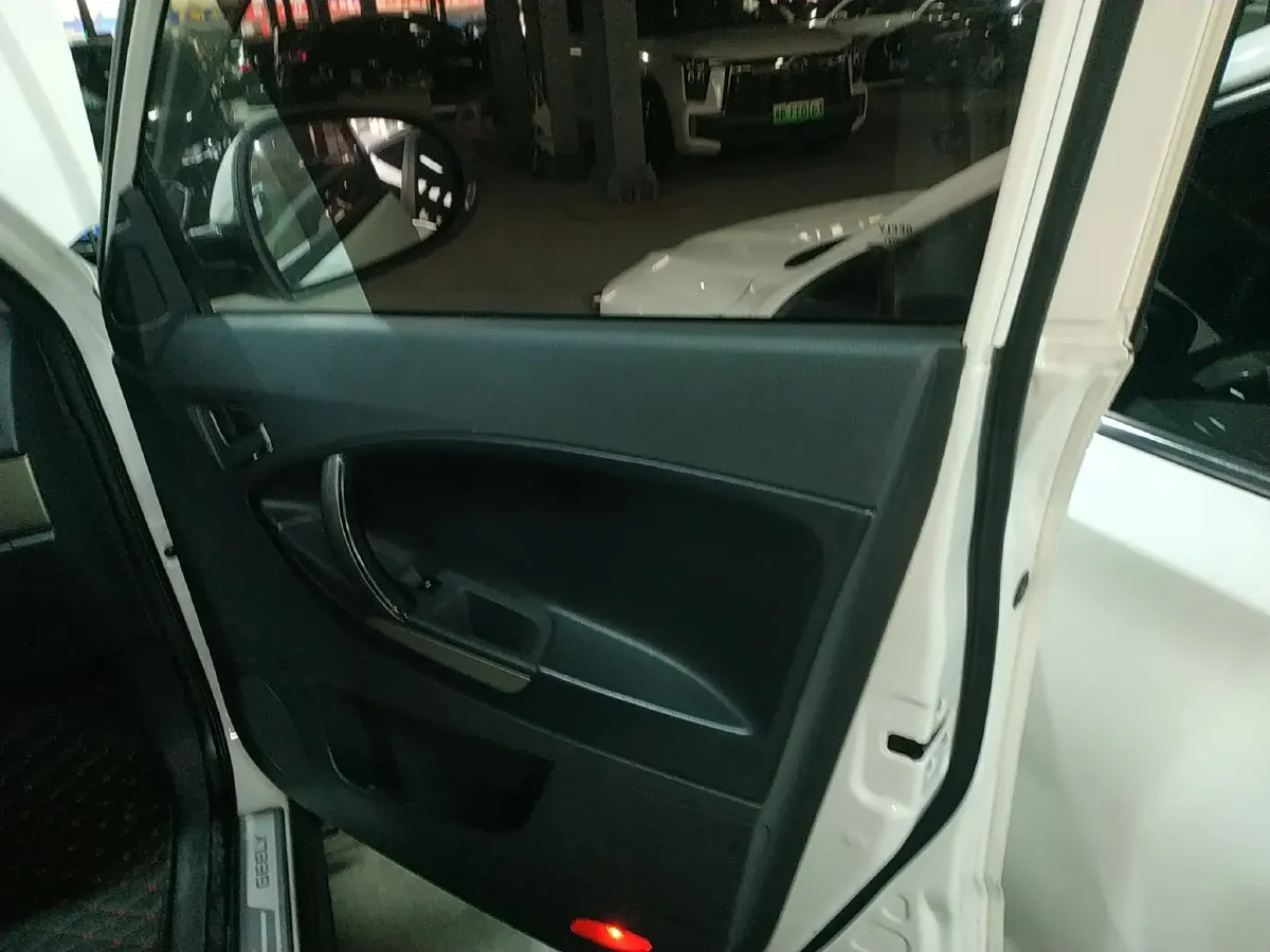2013 Geely GX7 2.0L 141HP L4 6AT,autocango,china used car exporter,china ev exporter,chinese used car exporter,chinese used ev exporter