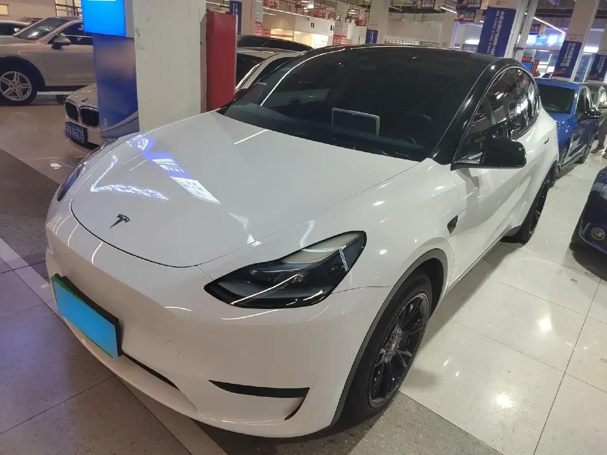 2022 Tesla Model Y BEV 60KWH