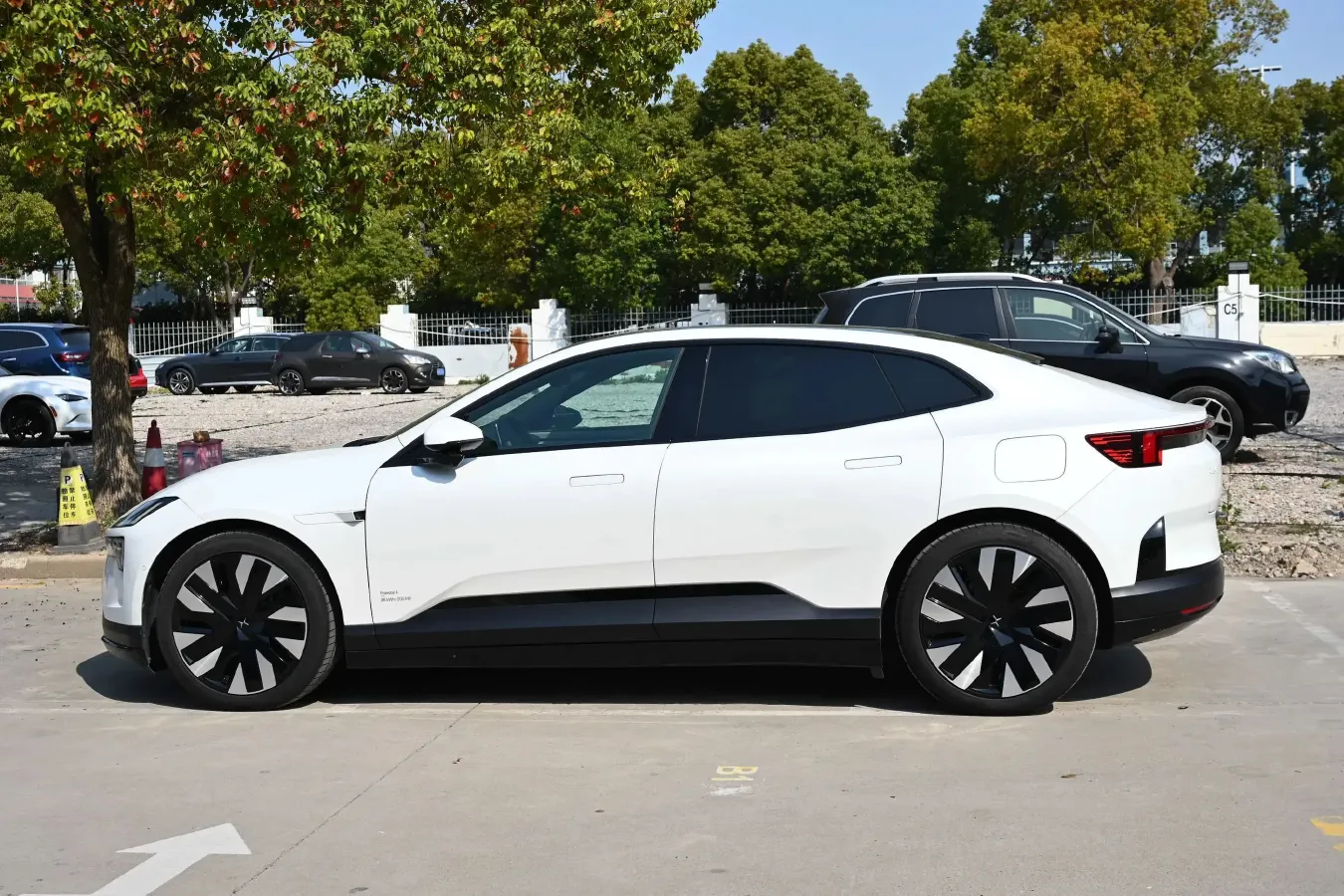 2023 Polestar 4 BEV 86KWH,autocango,china used car exporter,china ev exporter,chinese used car exporter,chinese used ev exporter