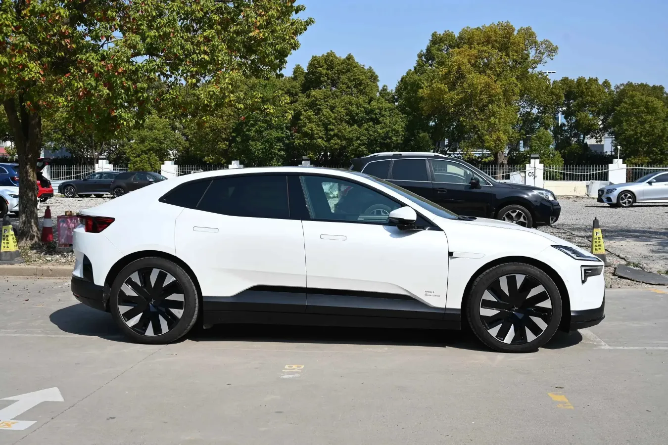 2023 Polestar 4 BEV 86KWH,autocango,china used car exporter,china ev exporter,chinese used car exporter,chinese used ev exporter