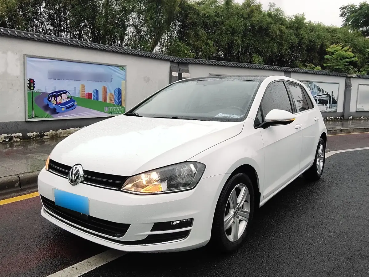 2015 Volkswagen Golf 1.6L 110HP L4 6AT
